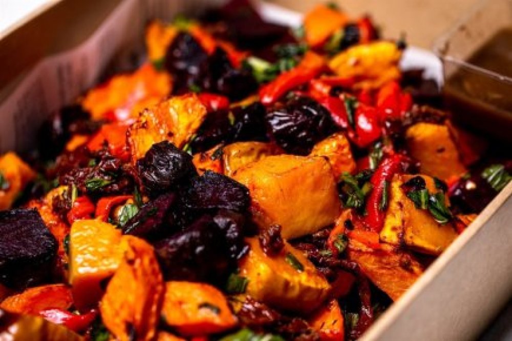 Classic Mixed Roasted Vegetables, Pumpkin, Carrots, Beetroot, Red Peppers, Semi Dried Tomatoes, Tarragon (gf, Df, V)