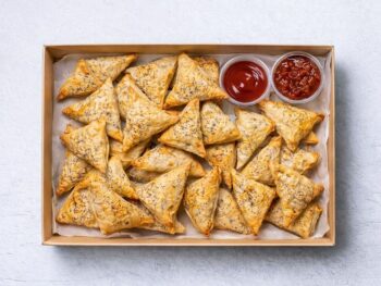 Spinach & Ricotta Triangles Platter (6)